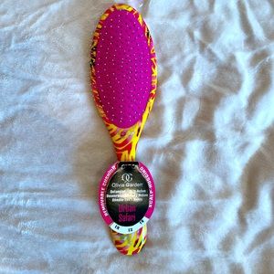 Olivia garden detangler